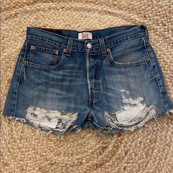 Levi's Pants - 👖 Levi’s 501 Vintage cutoffs size 8-10